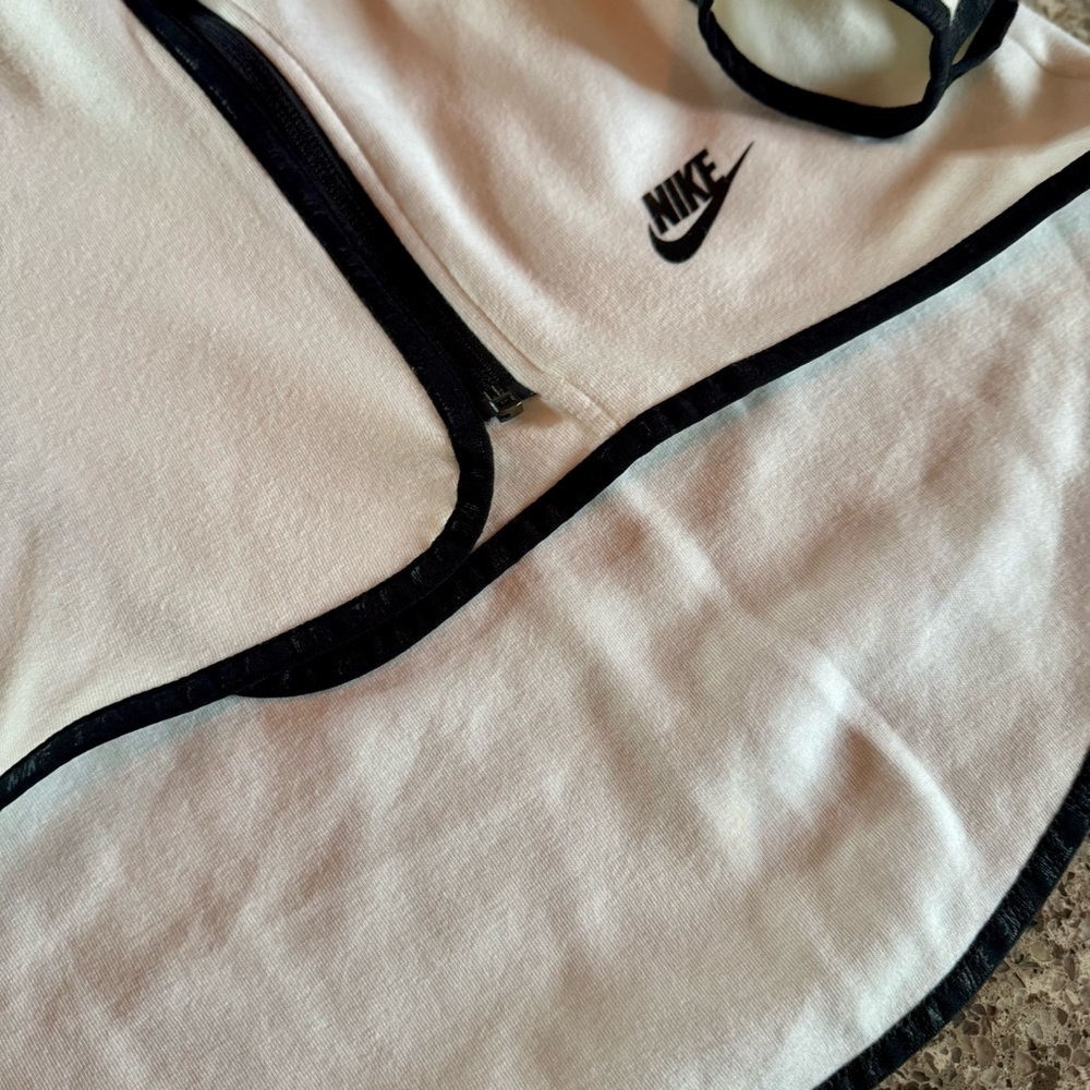 Nike Sportswear Tech Fleece Women's Full Zip Cape Hoodie - Size S - White - Picture 5 of 16